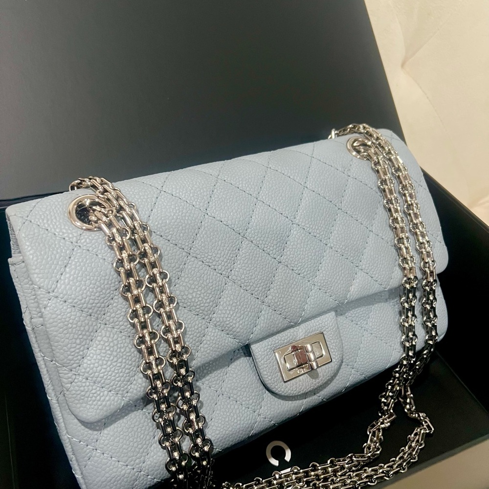 Chanel Classic Caviar Reissue Doubel Flap Bag - Picture 2 of 10